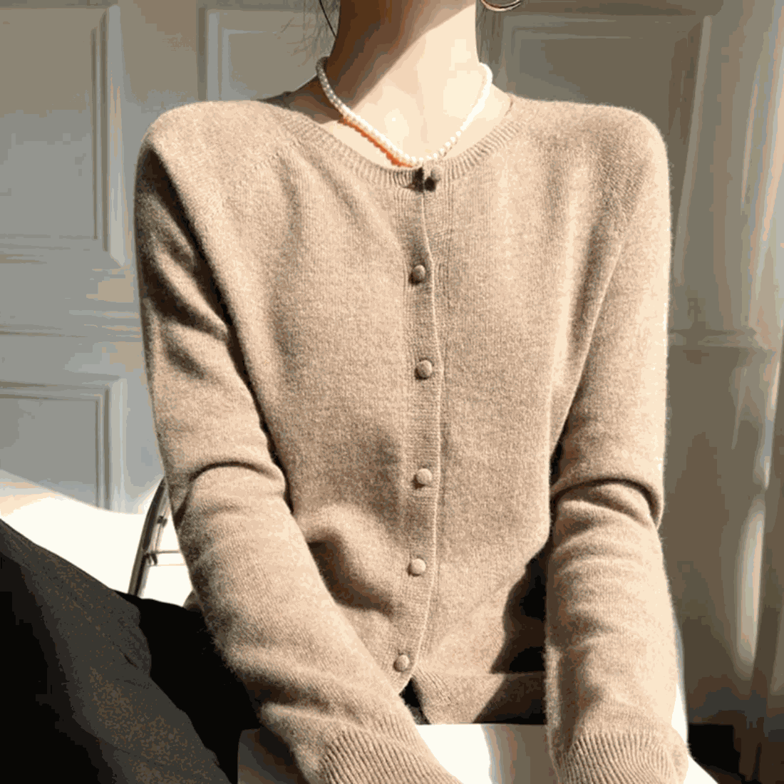 100% Wool Cardigans SweaterExpress Global Mart  Product Description
Wrap yourself in cozy comfort with this 100% Wool Cardigan Sweater, designed to keep you warm and stylish throughout autumn and winter. Made from100% Wool Cardigans SweaterDSers