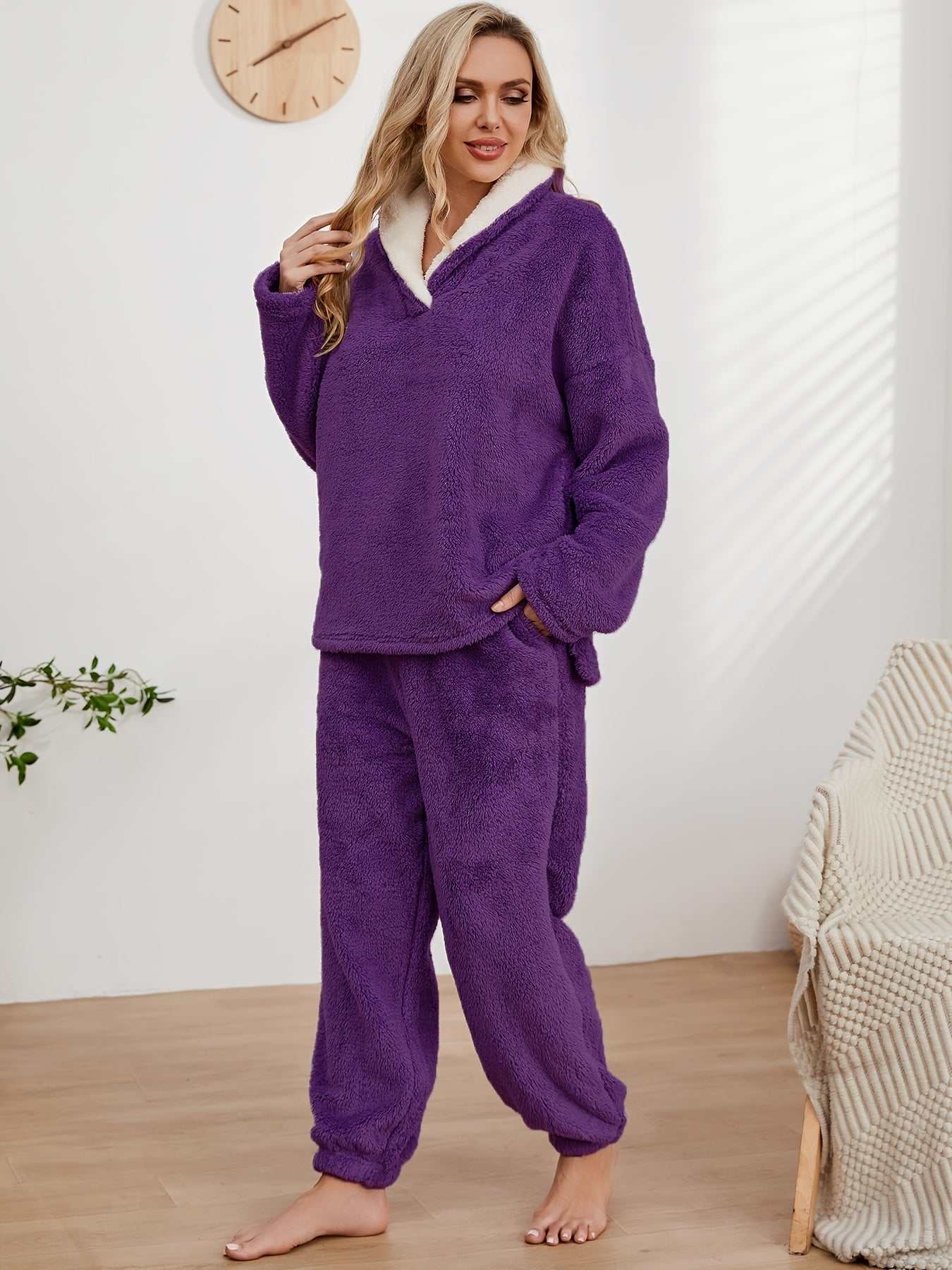 Solid Thermal Flannel Loungewear Sets, Long Sleeve Tops & Pants Set, Women'Express Global Mart  customizedComposition:100% PolyesterMaterial:PolyesterDetails:PocketPatterned:Solid colorApplicable People:AdultSheer:NoCollar Style:V-neckType:Pajama SetsSeasons:Fall/WinterCSolid Thermal Flannel Loungewear Sets, Long Sleeve Tops & Pants Set, Wb0d141-b8