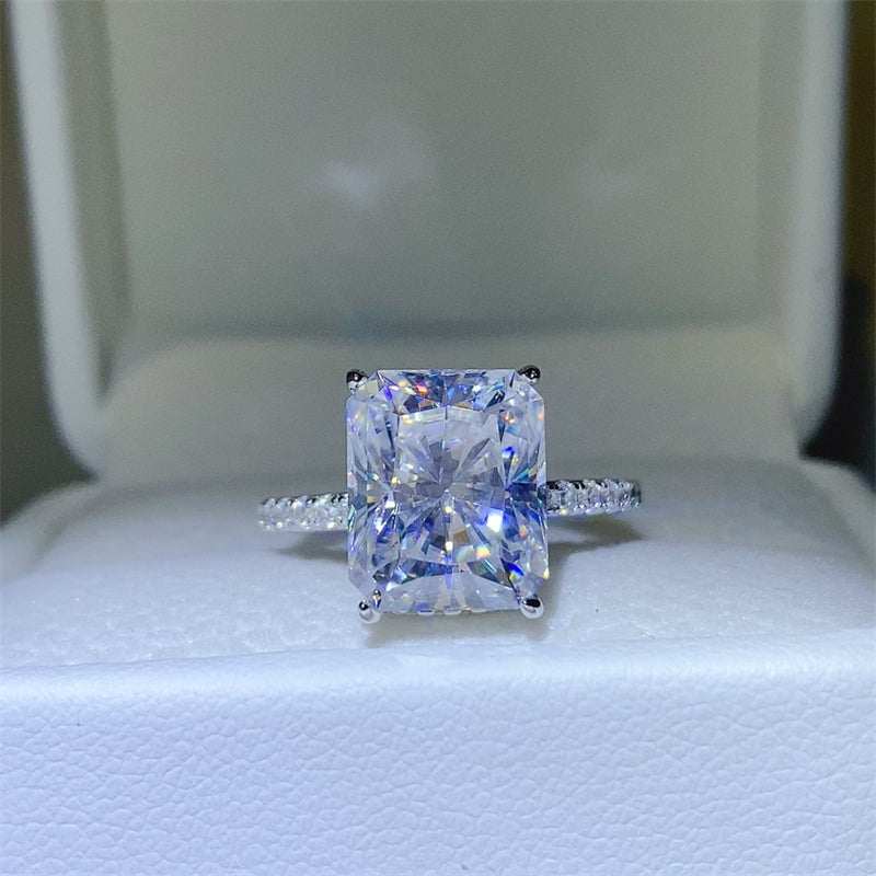 5 Carat Moissanite Zircon 925 Sterling Silver RingExpress Global Mart  Pieces: 1-piece
Includes: Moissanite jewelry over 0.3 carats includes a certificate of stone properties. Limited warranty included, please contact us for any issues 5 Carat Moissanite Zircon 925 Sterling Silver RingTrendsi