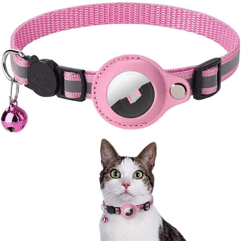 Reflective pink nylon collar with Airtag protective cover for cats and dogs.