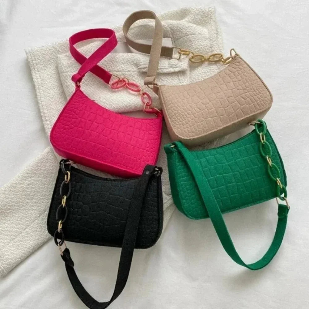 Women's Felt Design Luxury Handbag Women's Fashion Casual Handbag Crescent Shaped Small Square Bag Under The Shoulder Bag