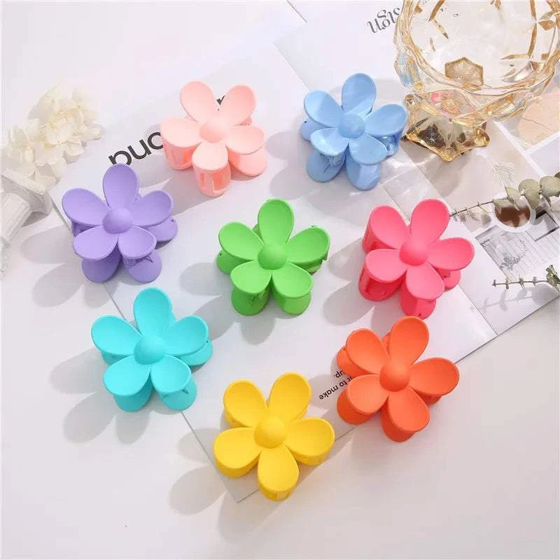 Flower Hair ClipsExpress Global Mart  Vintage Flower Hair Clips - Bloom with Elegance
Elevate your hairstyle with our exquisite Vintage Flower Hair Clips, meticulously handcrafted to infuse your look witFlower Hair ClipsDSers