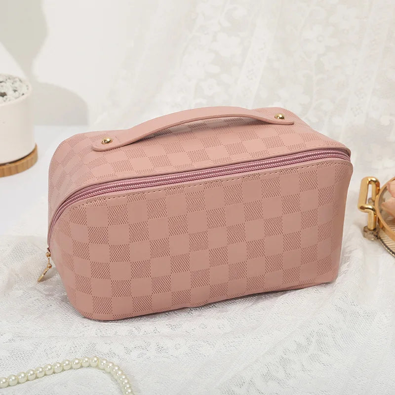 Large Capacity Portable Makeup Bag Women Cosmetic Bag Toiletries Organizer Female Storage Makeup Cases Coach Bag Luxury Designer