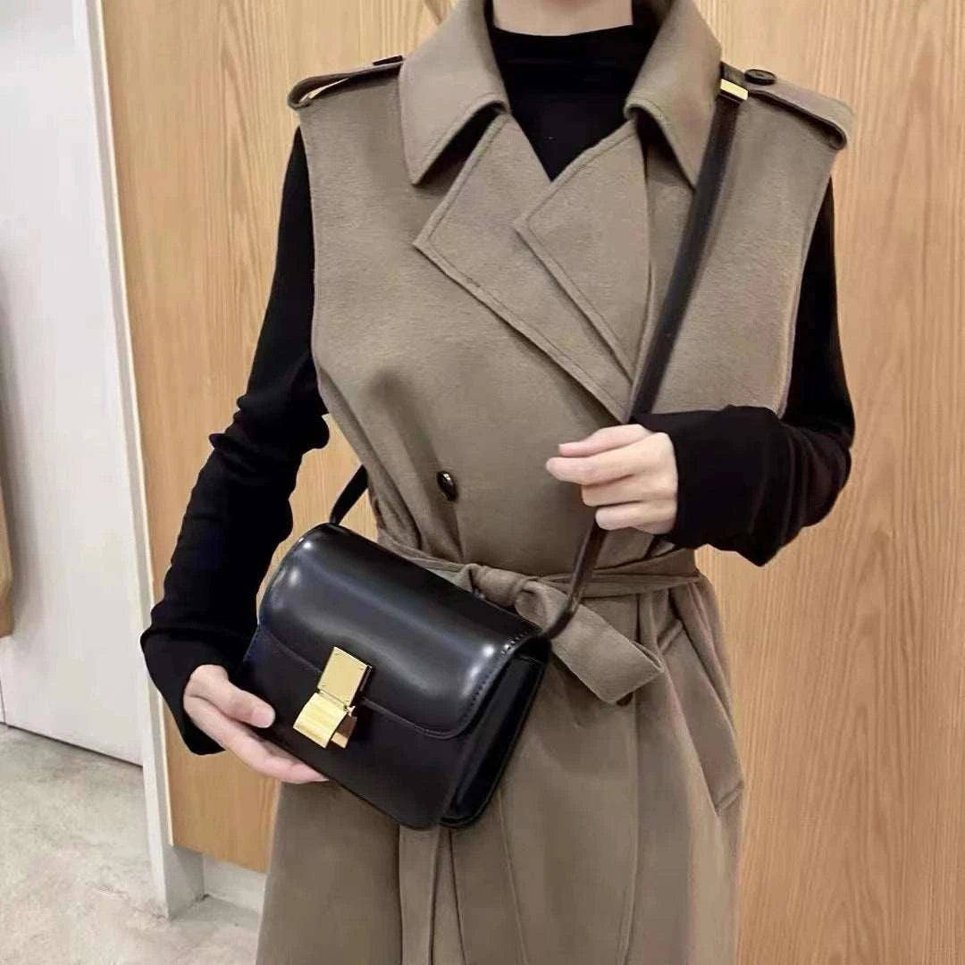 Genuine Leather Square Shoulder BagExpress Global Mart  Product Description
Introducing the Genuine Leather Square Shoulder Bag, a stunning accessory designed for the modern woman who values style and functionality. This Genuine Leather Square Shoulder BagDSers