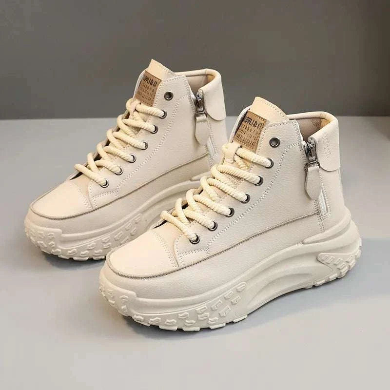 Fashion High Top SneakersExpress Global Mart  Product Description
Step up your footwear game with the Fashion High Top Sneakers, designed for the modern woman who values both style and comfort. Made from high-quFashion High Top SneakersDSers