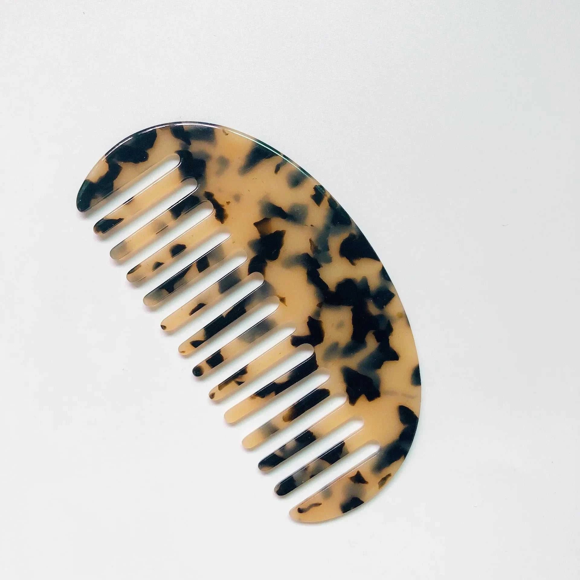 Anti-static Hair BrushExpress Global Mart  Tame Your Tresses with Our Anti-static Hair Brush
Say goodbye to frizzy hair and hello to sleek, manageable locks with our Anti-static Hair Brush. Designed to effortAnti-static Hair BrushDSers