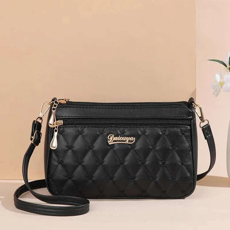 Embroidery Leather HandbagExpress Global Mart  Embroidery Leather Handbag

 

Lining Material: POLYESTER

Main Material: PU

Shape: Satchels

Occasion: Versatile

Exterior: Silt Pocket

Closure Type: zipper

DecoEmbroidery Leather HandbagExpress Global Mart